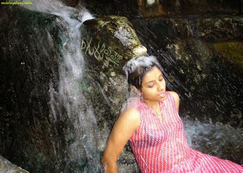 Free Beautiful Indian Girl Bath Videos .